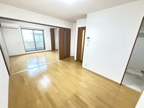 居室・リビング　※別部屋の写真です