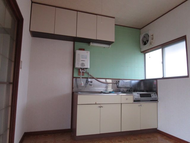 キッチン　写真は202号室です（参考）