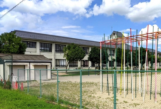 小学校　竜王町立竜王西小学校（小学校）まで1578m