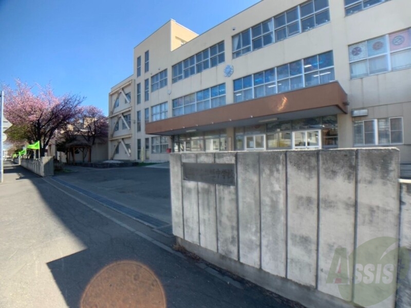 中学校　札幌市立札幌中学校（中学校）まで1180m