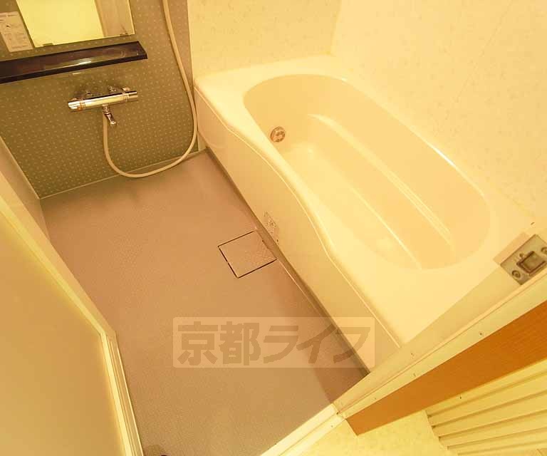 バス・シャワールーム　綺麗なバスルームです