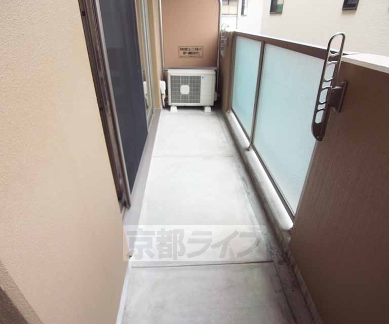 バルコニー　奥行きあるバルコニー