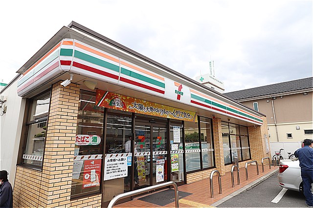 コンビニ　セブンイレブン東大阪加納8丁目店（コンビニ）まで300m