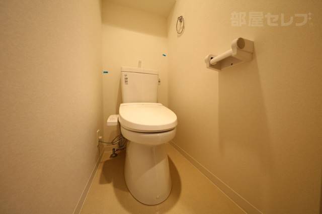 トイレ　階数によって色味が違う可能性があります。