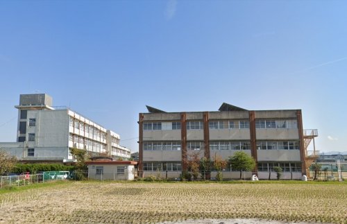 中学校　堺市立美原西中学校（中学校）まで867m