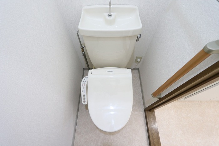 トイレ　温水洗浄暖房便座