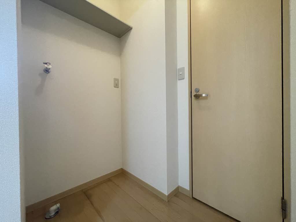 洗面設備　洗濯機置き場