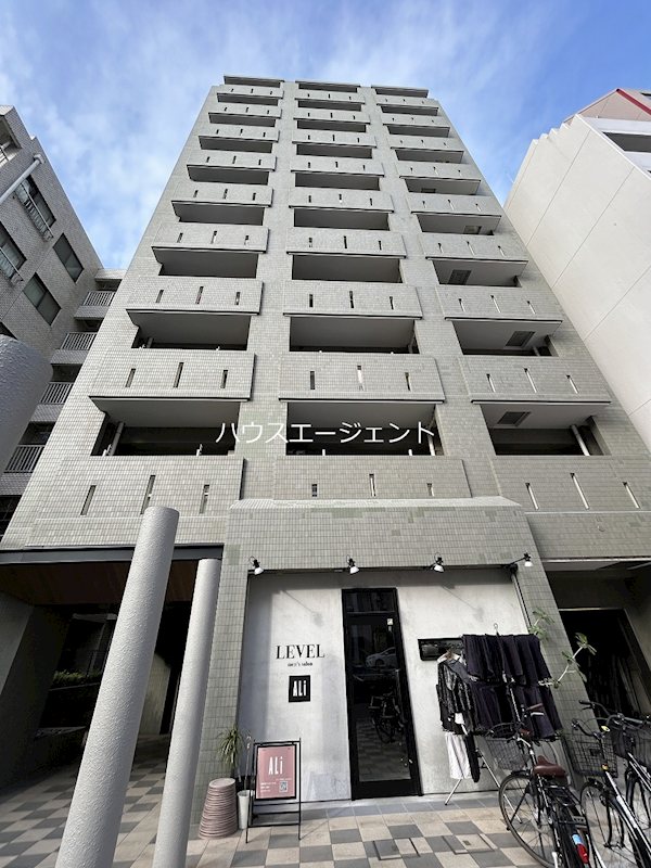 建物外観　鉄骨鉄筋コンクリートの10階建地下１階のマンションです。