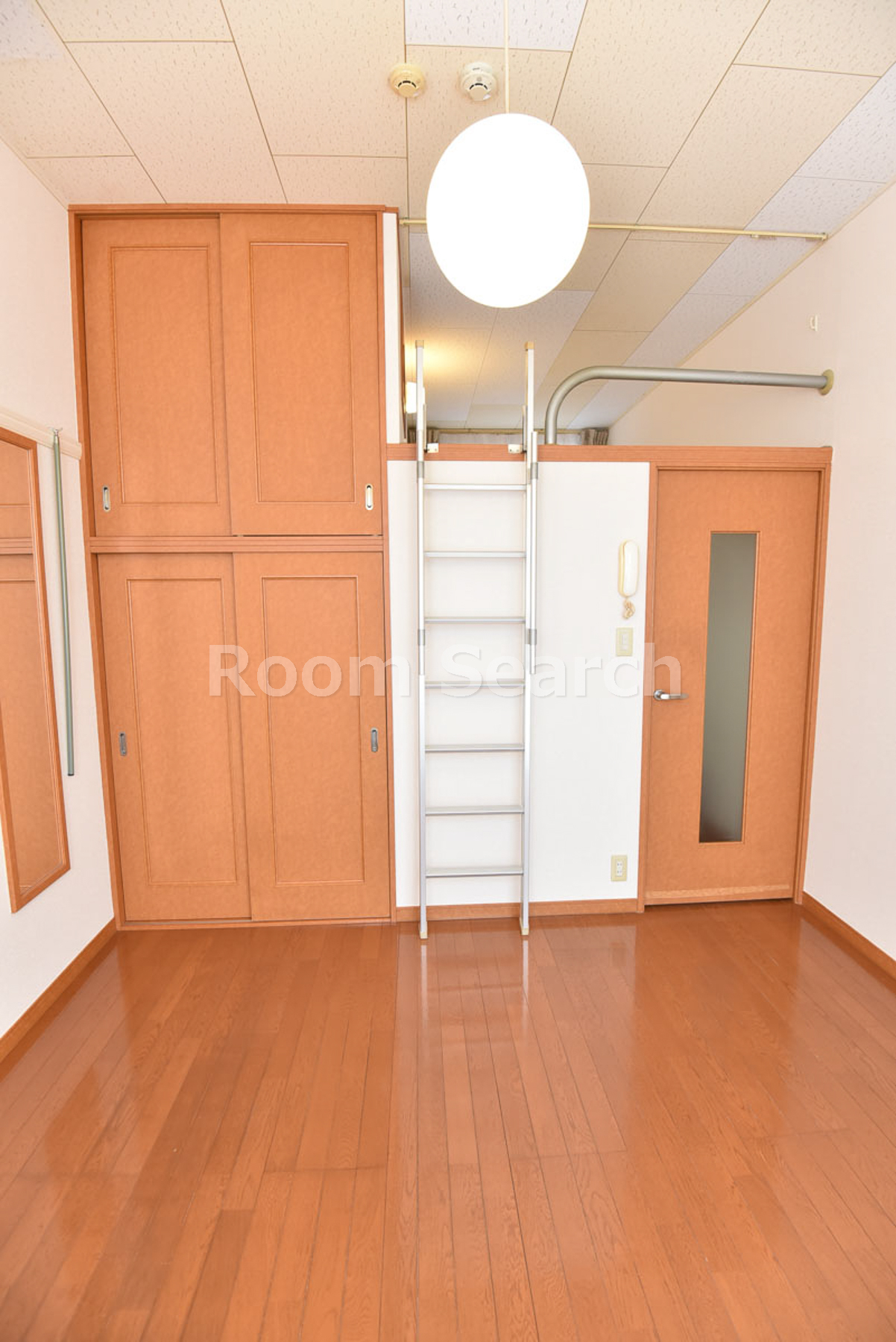 居室・リビング　姿見鏡、ロフト付き