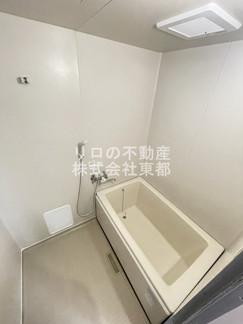 バス・シャワールーム　足が伸ばせる広々バスタブでリラックス♪