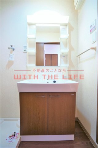 洗面設備　独立洗面台です