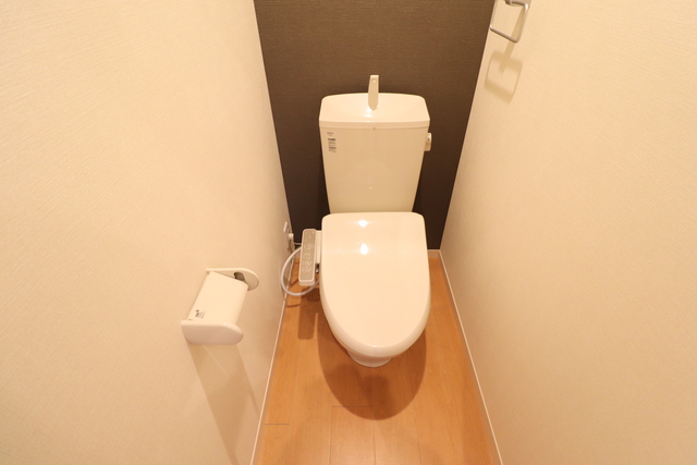 トイレ　温水洗浄便座