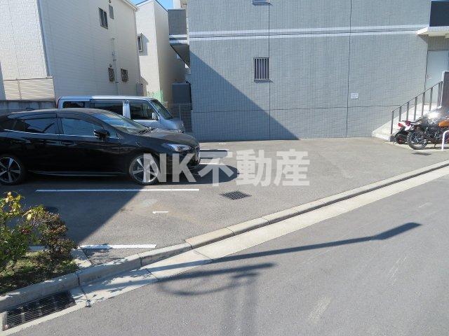 駐車場　車をお持ちの方に嬉しい駐車場付きの物件です