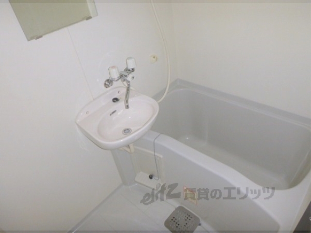 バス・シャワールーム　バス