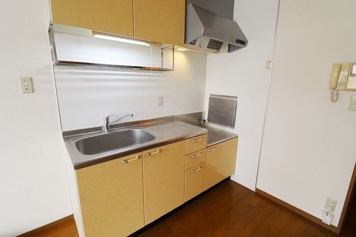 キッチン　別号室の写真となります（反転タイプ）