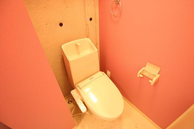 トイレ　※別室の参考写真の為、現況優先です。