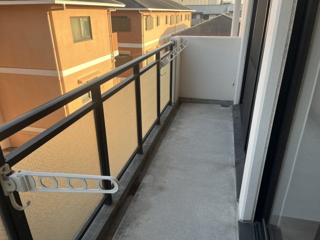 バルコニー　お洗濯にも便利なバルコニー付き