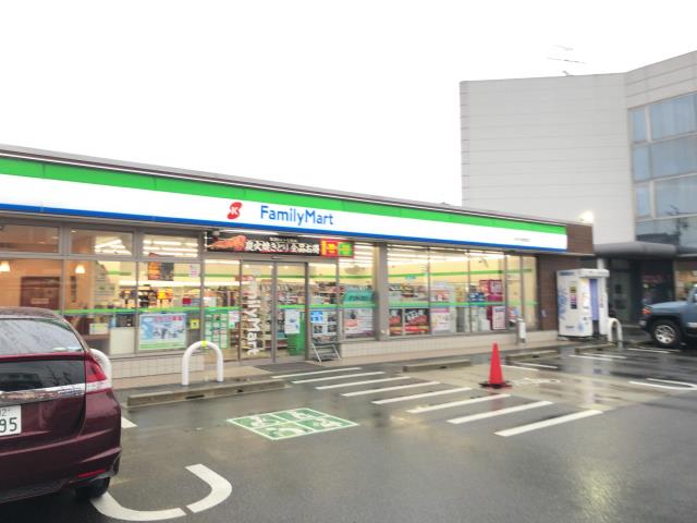 コンビニ　ファミリーマート（コンビニ）まで535m