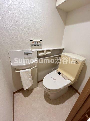 トイレ　落ち着いたトイレです