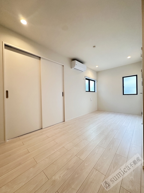 居室・リビング　ホワイトベースで明るい内装♪