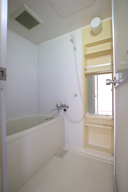 バス・シャワールーム　※別部屋参考写真