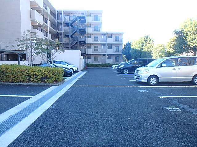 駐車場　駐車場（要空き確認）