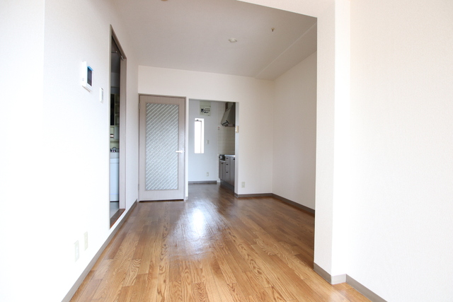 居室・リビング　※別部屋参考写真・ＤＫ