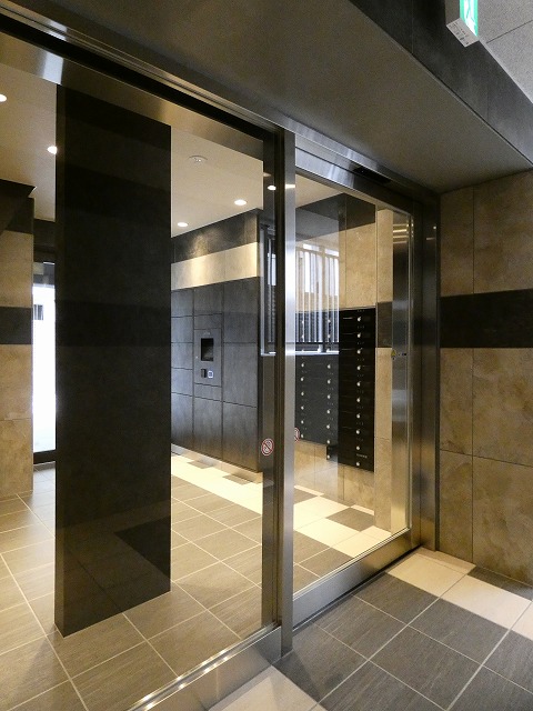 エントランス　エントランス