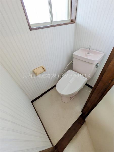 トイレ　類似室内