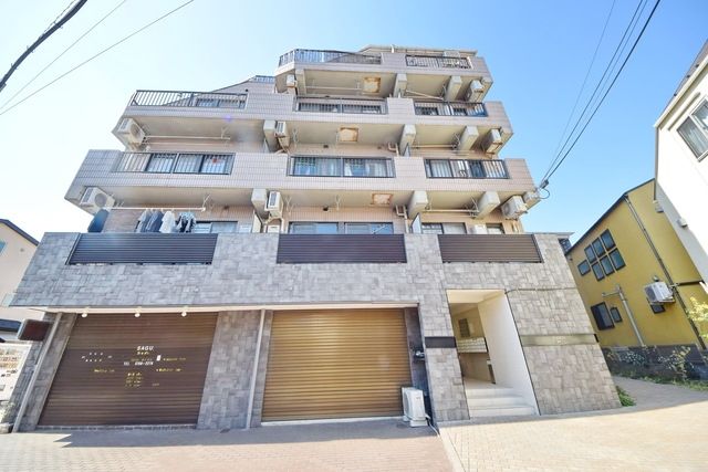 建物外観　★千歳船橋駅徒歩５分・買い物や通勤に便利です★