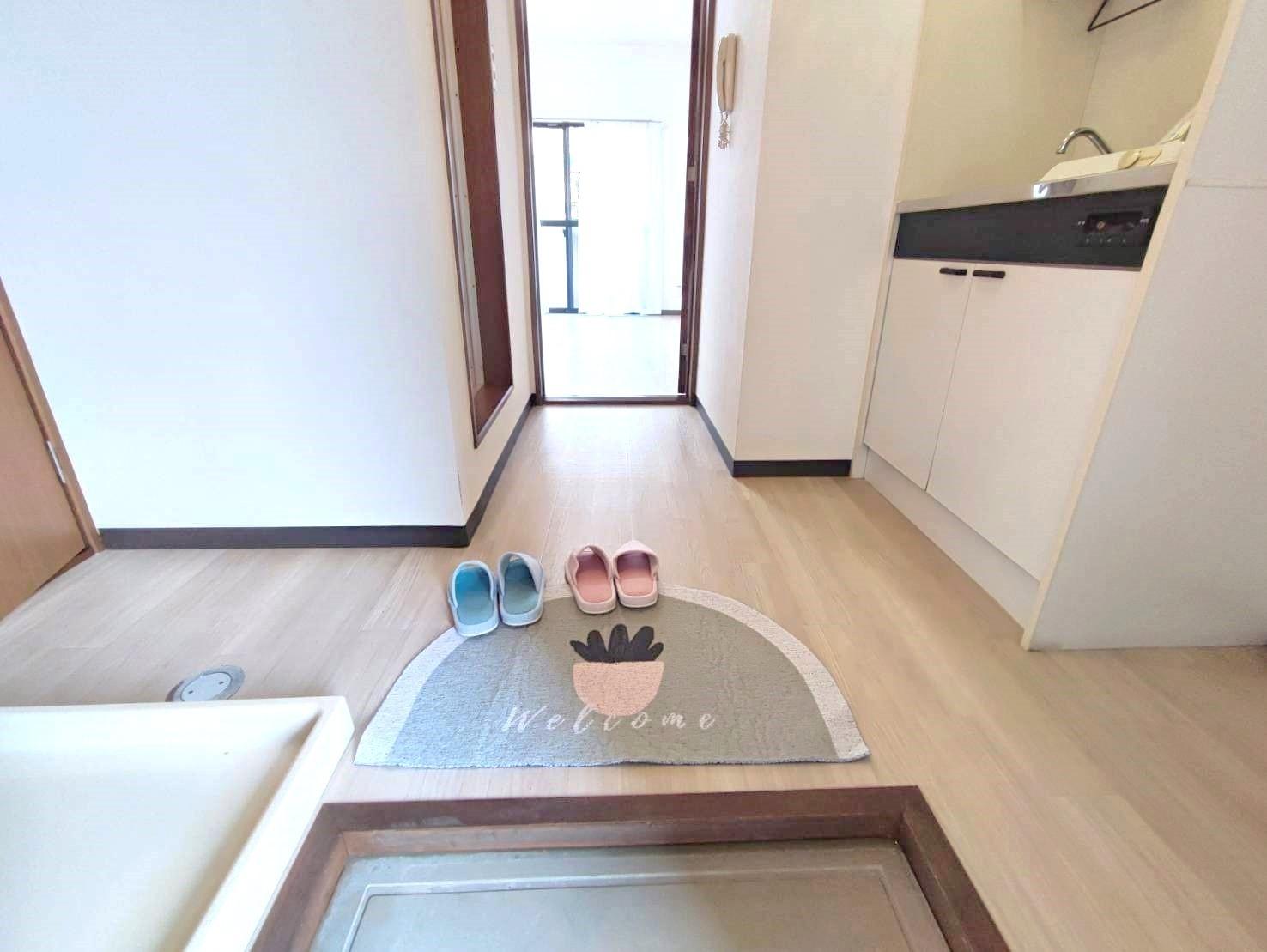 玄関　玄関は広々と感じます♪