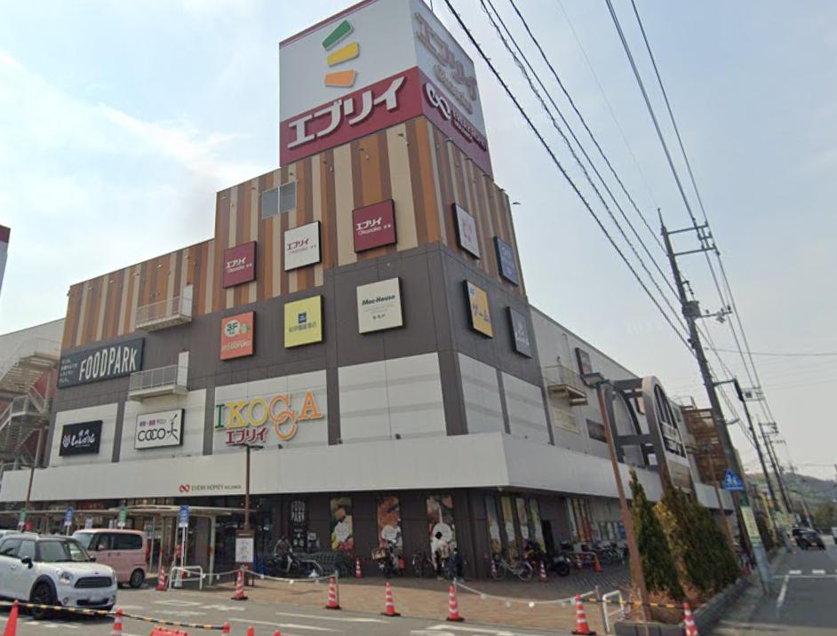 ショッピングセンター　エブリイOkanaka津高（ショッピングセンター）まで803m
