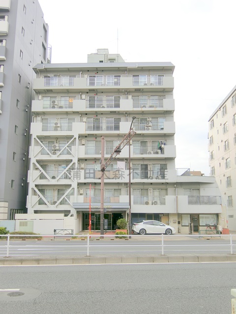 建物外観　1981年11月築　SRC鉄骨鉄筋コンクリート造地上7階建て