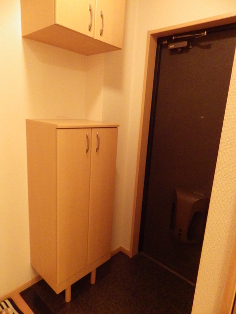 玄関　同建物別号室
