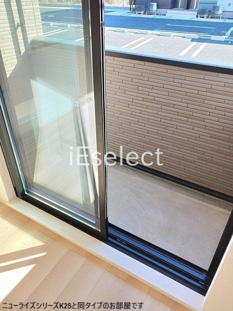 玄関　※同仕様の画像の為、実際とは異なります