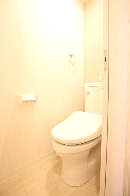 トイレ　★ほっと一息つけるバストイレ別タイプ★