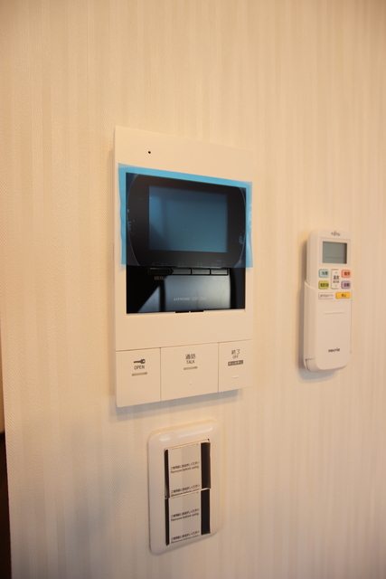 セキュリティ　★来訪者が確認できるモニタ付インターホン★