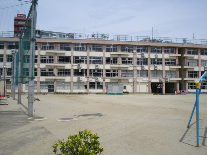 小学校　仙台市立榴岡小学校（小学校）まで160m