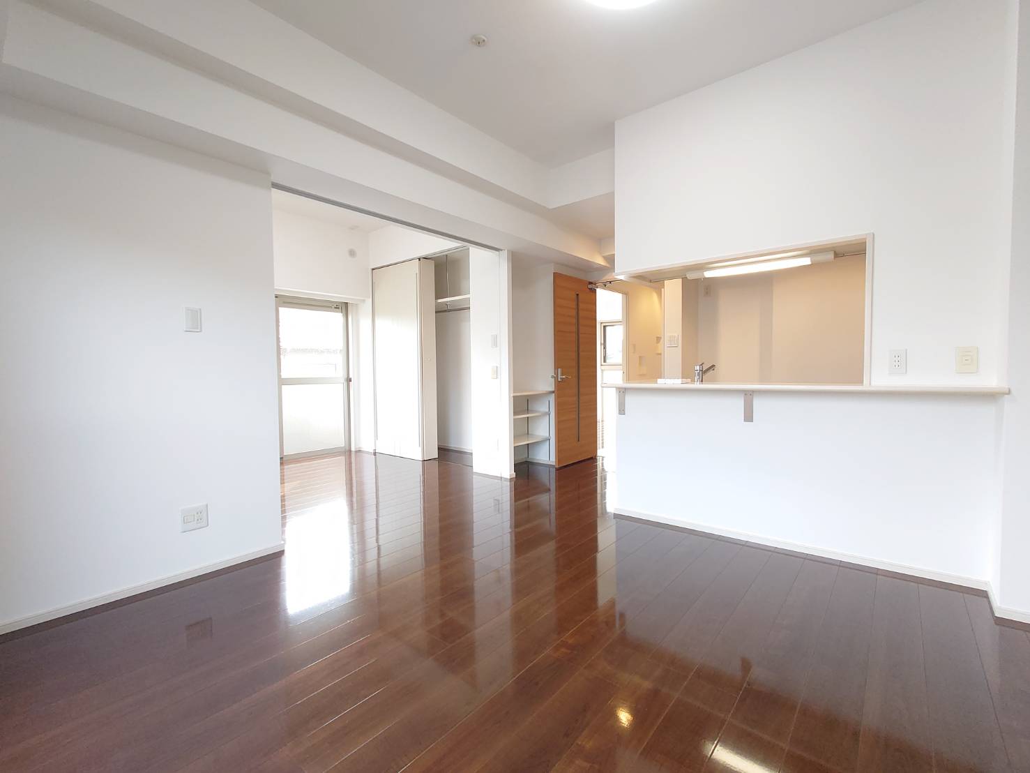 居室・リビング　仕切戸の活用で間取りが変化