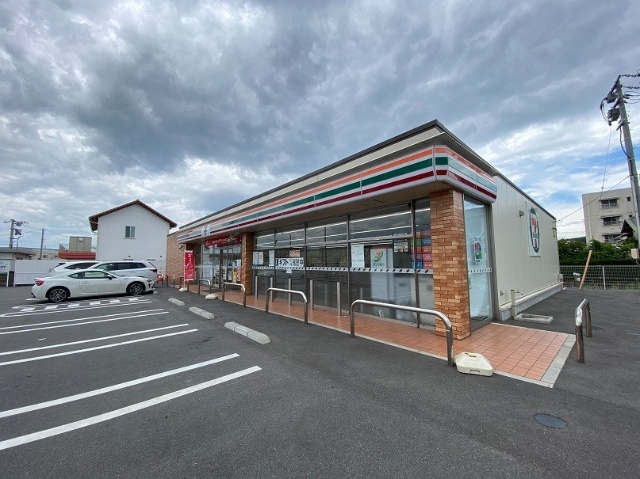 コンビニ　セブンイレブン倉敷玉島店（コンビニ）まで731m