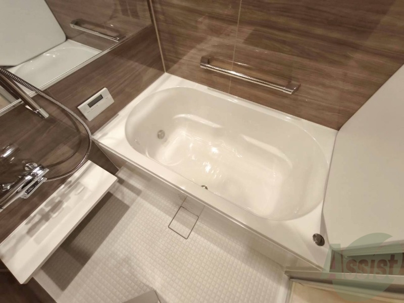 バス・シャワールーム　お風呂になります。一日の疲れを癒してくださいね。