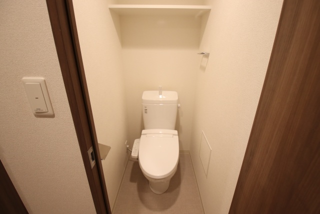 トイレ　※別室の参考写真の為、現況優先です。