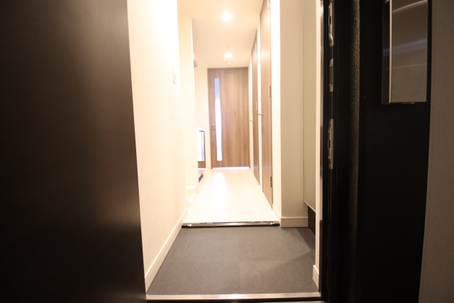 玄関　※別室の参考写真の為、現況優先です。