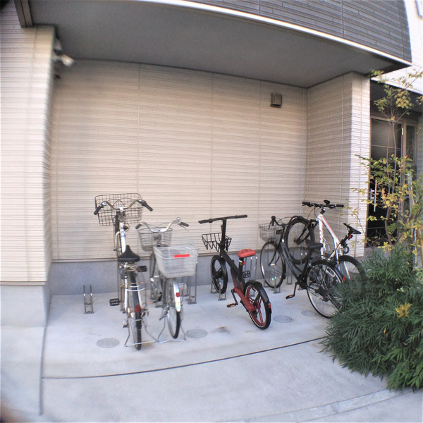 その他共有部分　敷地内に自転車置場あります