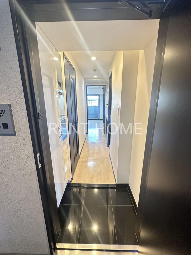 玄関　玄関にはシューズボックスがあります。