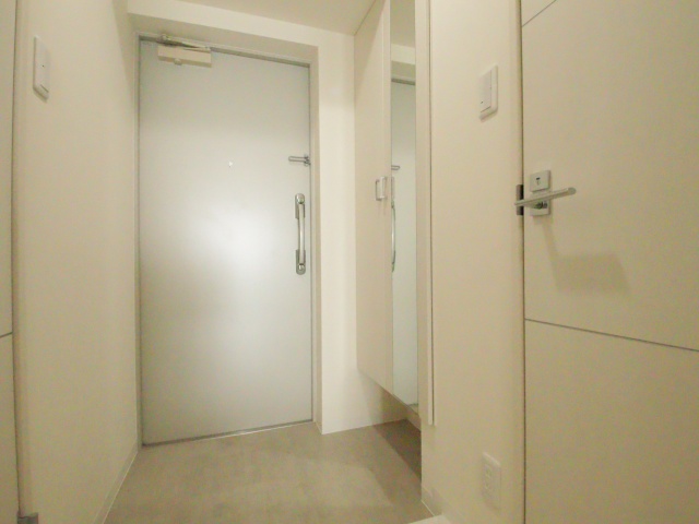 玄関　※別室の参考写真の為、現況優先です。