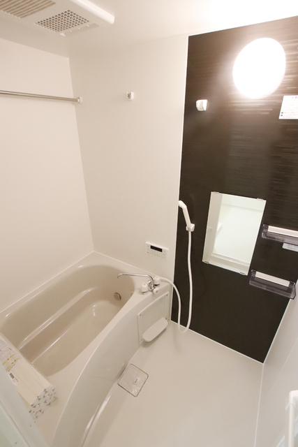 バス・シャワールーム　別室参考写真／追い焚き機能付きのお風呂でゆっくりと温まってい