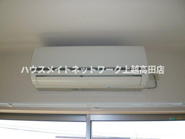 その他設備　エアコン（参考同型203号室室内写真）