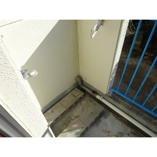 バルコニー　洗濯機置き場