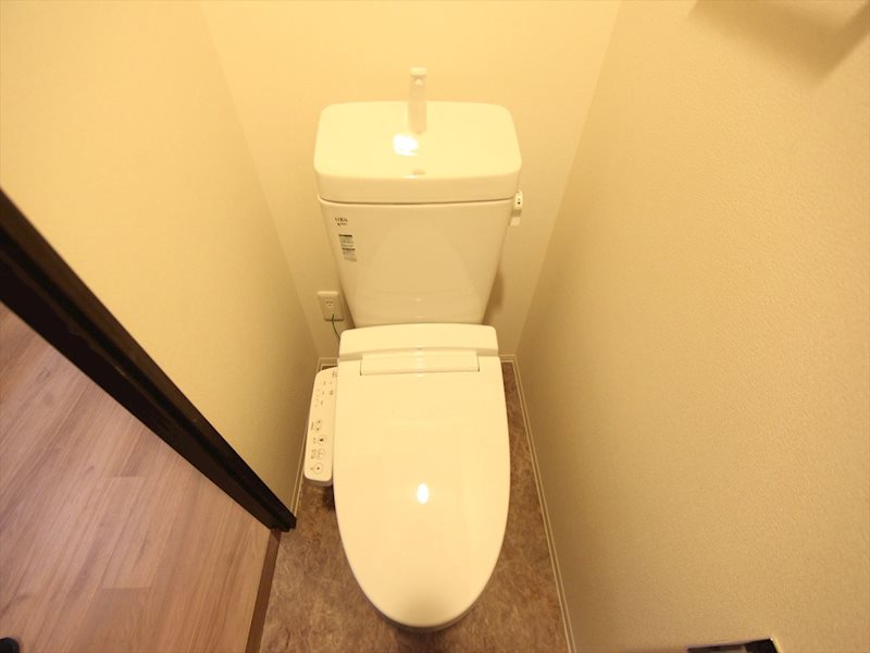 トイレ　温水洗浄便座付トイレ